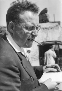 Albert Plécy Journaliste, photographe, cinéaste et peintre français. Il est, avec Jacques Henri Lartigue et Raymond Grosset, le cofondateur de l’association Gens d'images.