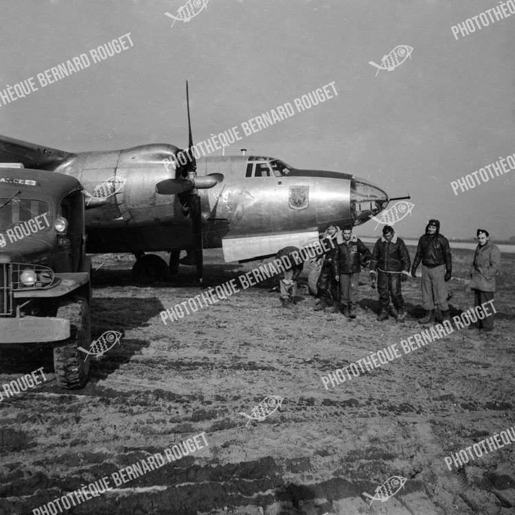 F147 Marauders français, Bron, 1944