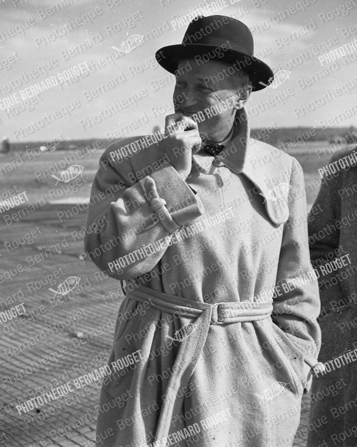 F414 Maurice Chevalier, visitant les Marauders B26 Français,1944