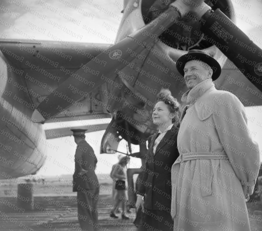 F420 Maurice Chevalier, visitant les Marauders B26 Français,1944