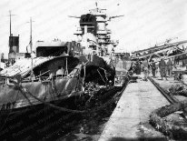 Le Jean Bart au lendemain du débarquement US au port de Casablanca novembre 1942.