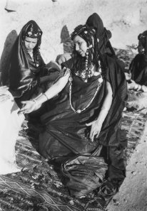 Danseuses Guedra, Guelmin, 1953.
